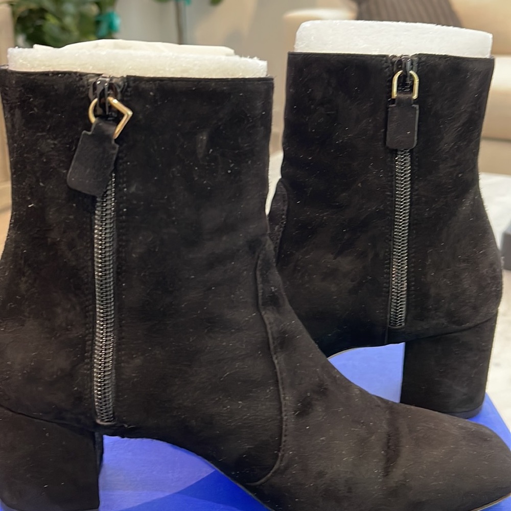 Stuart Weitzman Nirvana Suede Booties With Zipper… - image 5